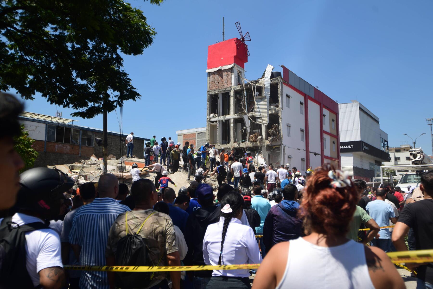 More than 100 dead after severe earthquake in Colombia