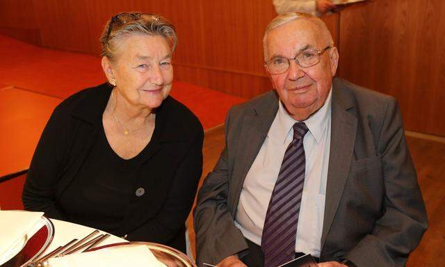 Archivbild von 2016: Gerald Weis mit seiner Frau