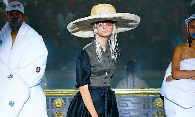 Catwalk. Die ­Tostmann-Dirndl auf großer Modebühne in Paris.