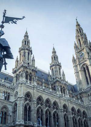 Das Rathaus auf dem Rathausplatz in Wien.