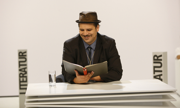 Der 1985 in Graz geborene Theaterautor Ferdinand Schmalz rockte das ORF-Theater mit dem Text „mein lieblingstier heißt winter“.