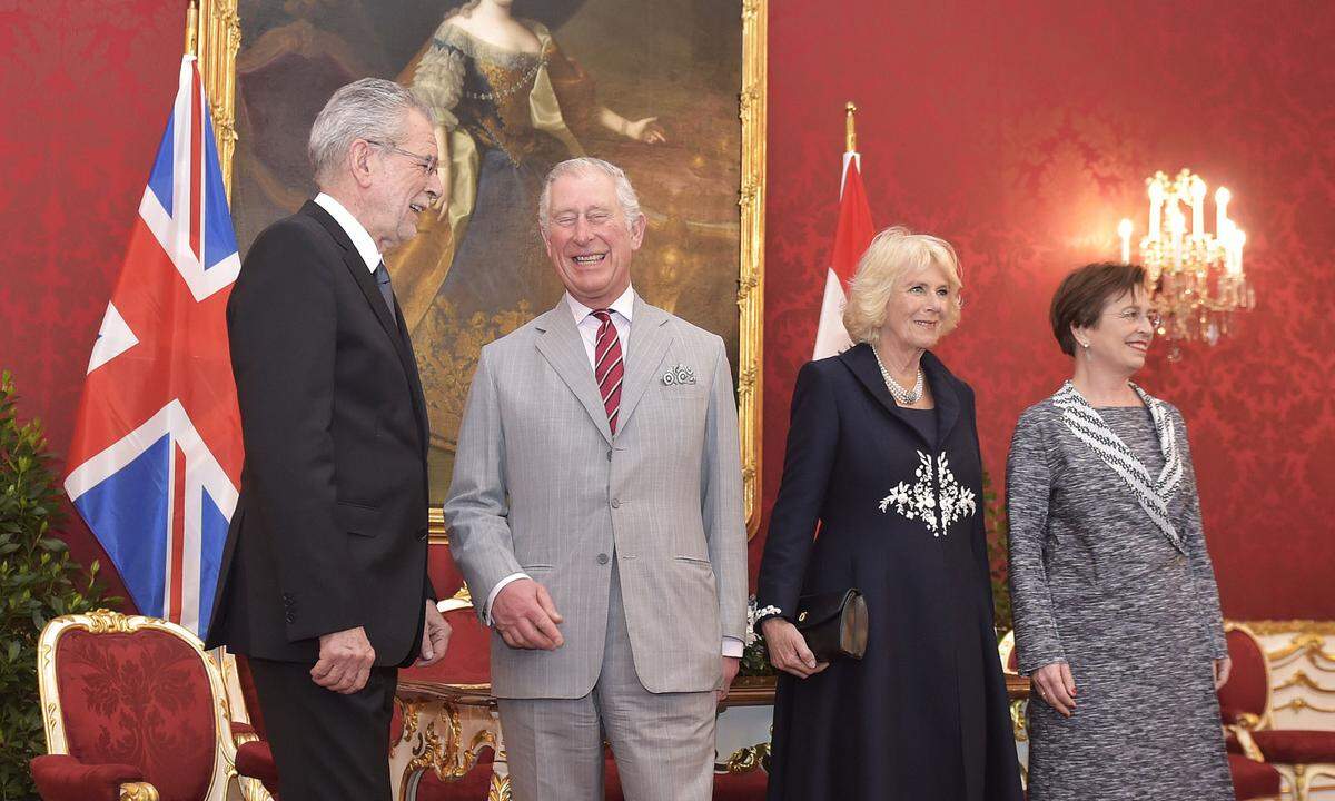Ein Gruppenfoto läutete dann gegen 17 Uhr ein Treffen mit Bundespräsident Alexander Van der Bellen und seiner Frau Doris Schmidauer ein.