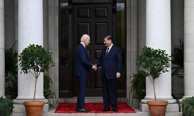 Joe Biden empfing Xi Jinping am Mittwochnachmittag auf dem Filoli-Anwesen nahe San Francisco in Kalifornien.