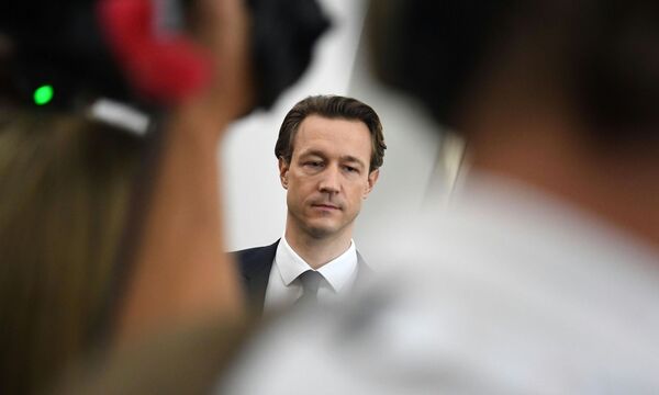 Finanzminister Gernot Blümel (ÖVP) musste weitere Akten an den U-Ausschuss liefern. Er werde Lehren aus dem Vorgang ziehen, meinte er am Freitag.