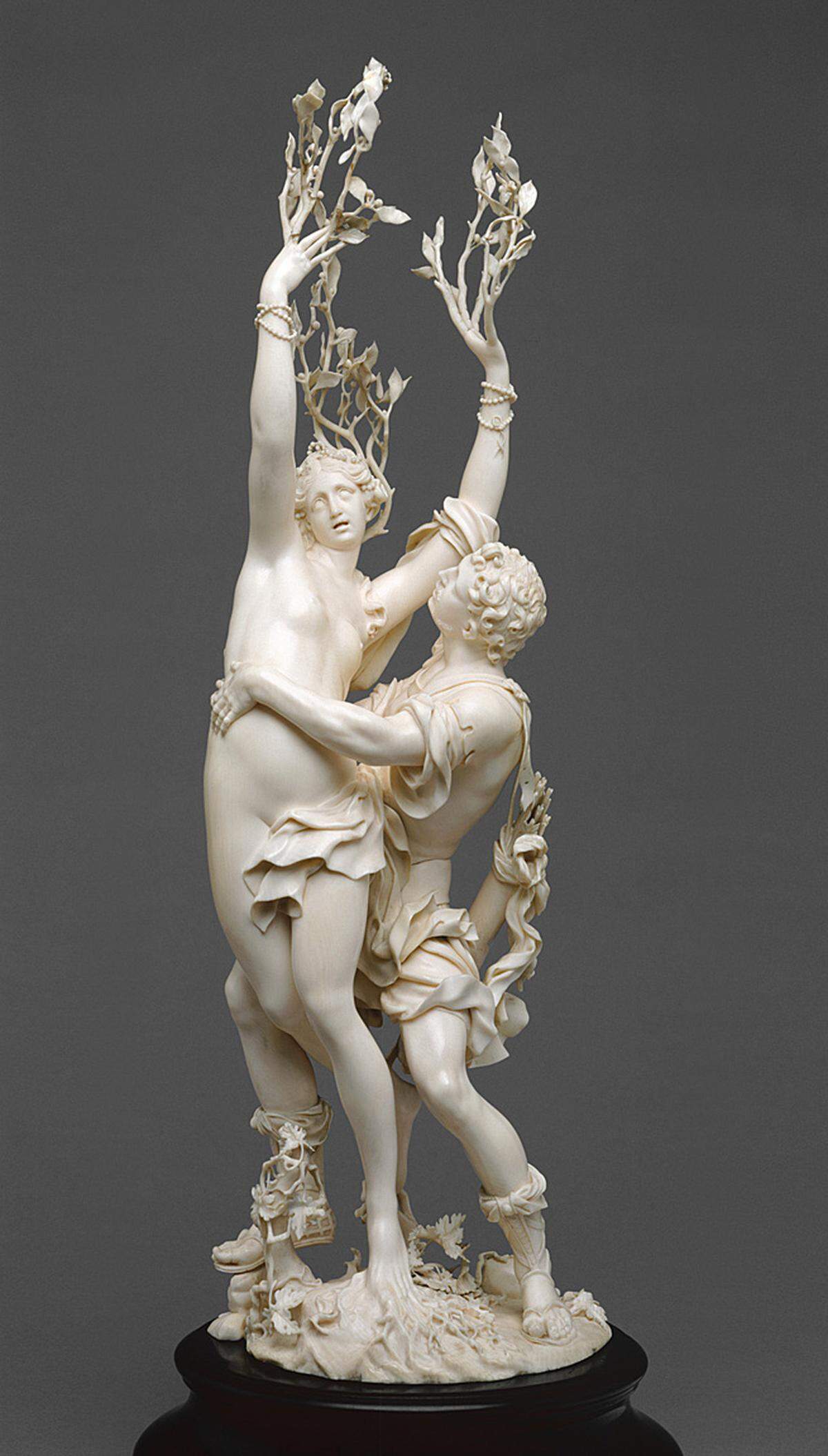 "Apollo und Daphne" von Jakob Auer um 1688/90, WienElfenbein (c) KHM 