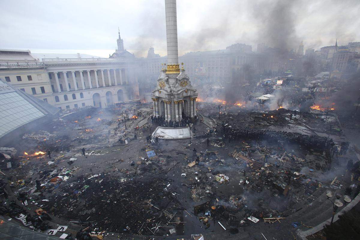 Moskau gab unterdessen westlichen Politikern die Schuld für die neue Gewalt in Kiew. Der Westen habe „die Augen vor den aggressiven Handlungen radikaler Kräfte in der Ukraine verschlossen“.