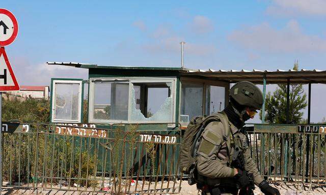 Anschlag auf Wachleute einer Siedlung im Westjordanland.