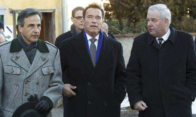 Bürgermeister Siegfried Nagl, Arnold Schwarzenegger, Hermann Schützenhöfer (v. l.). 