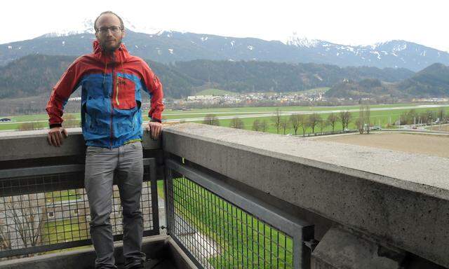 Klemens Weisleitner ist einer der ersten Forscher, die „schwarzes Eis“, dunkle Partikel im Schnee, in den Alpen untersuchen.