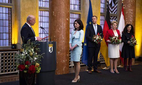 Der Regierende Bürgermeister Kai Wegner bei der Ernennungszeremonie der Senatorin für Bildung, Jugend und Familie Katharina Günther-Wünsch Ende April 2023.