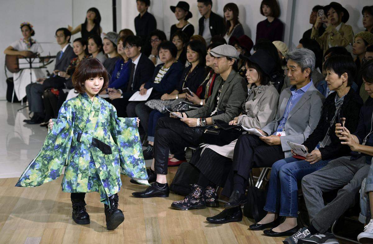 Tenbo bei der Fashion Week in Tokio. 