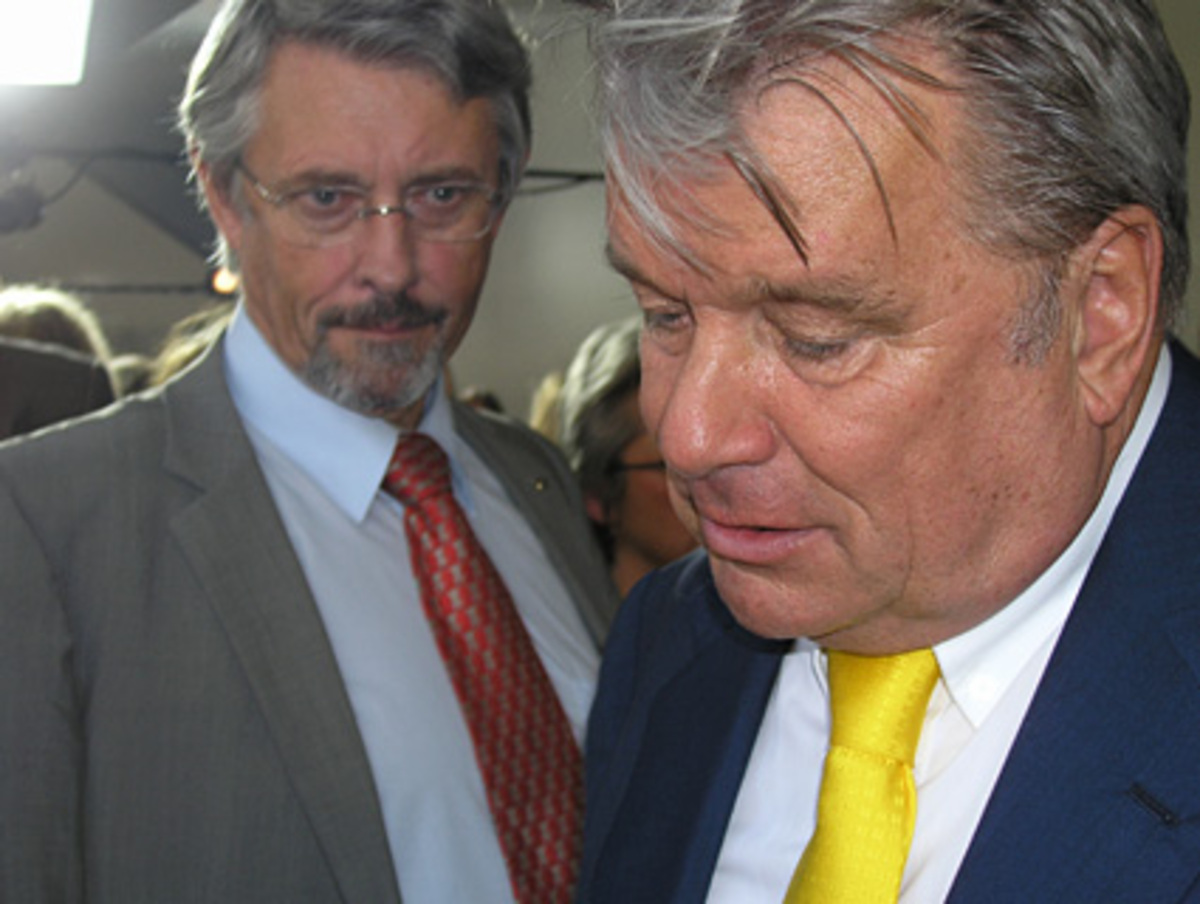 "Ich kann wenig Optimismus entwickeln, dass diese Wahl gut für das Land war", zog Haselsteiner ein erstes Resumee."Das Liberale Forum in dieser Forum wird es nicht mehr geben", schloss er.