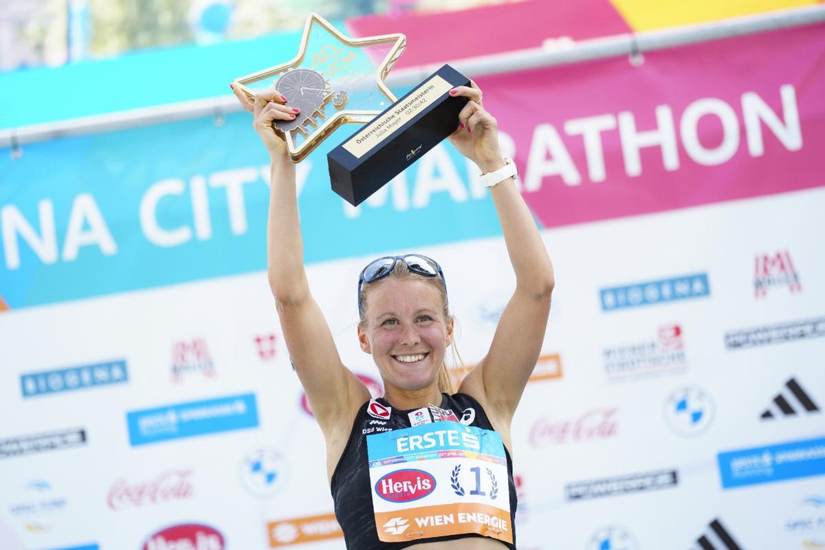 Julia Mayer schreibt Sportgeschichte: Sie ist die schnellste Österreicherin über die 42,195 Kilometer.