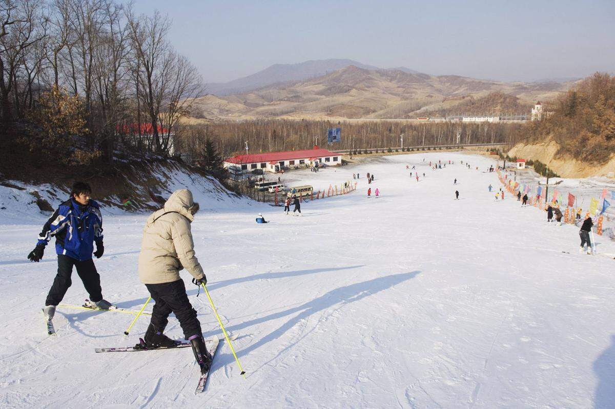 Einen massiven Zuwachs an Wintersporttouristen erwarten die nördlichen chinesischen Provinzen Heilongjiang und Jilin. Der Grund: Seitdem Peking die Austragung der Olympischen Winterspiele 2022 gewann, wurde viel in die Wintersportgebiete investiert.