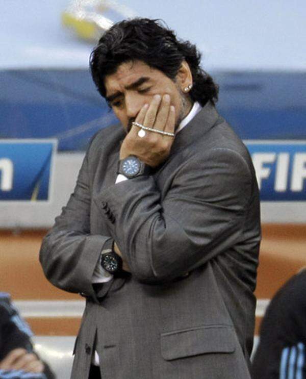 Doch im Viertelfinale gab es eine bittere Niederlage für Maradona und sein Team: Gegen Deutschland verlor man sang- und klanglos mit 0:4.