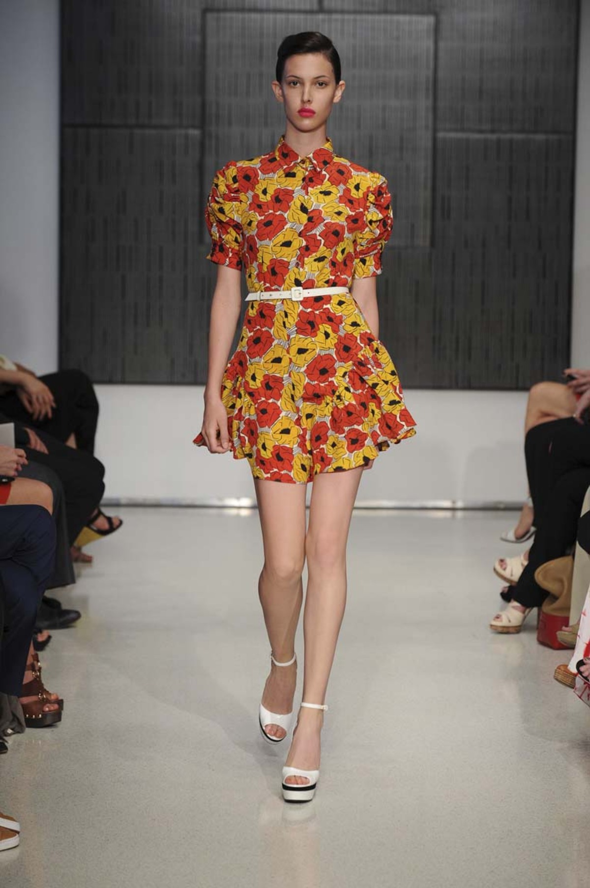 Farbenfroh geht es auch bei Yves Saint Laurent zu.