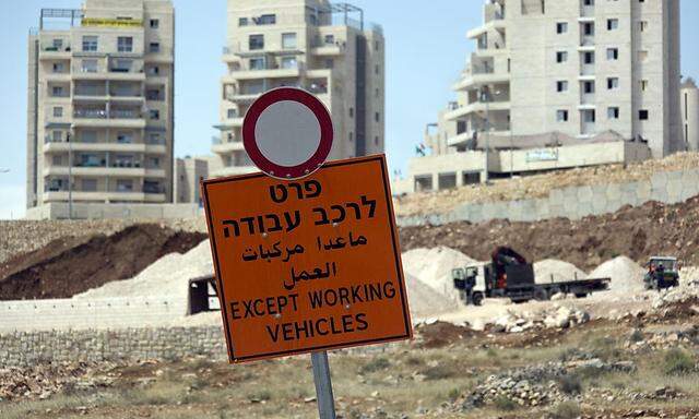 300 neue Wohnungen sollen im Westjordanland gebaut werden. Isreal breitet sich weiter auf besetztem Gebiet aus.