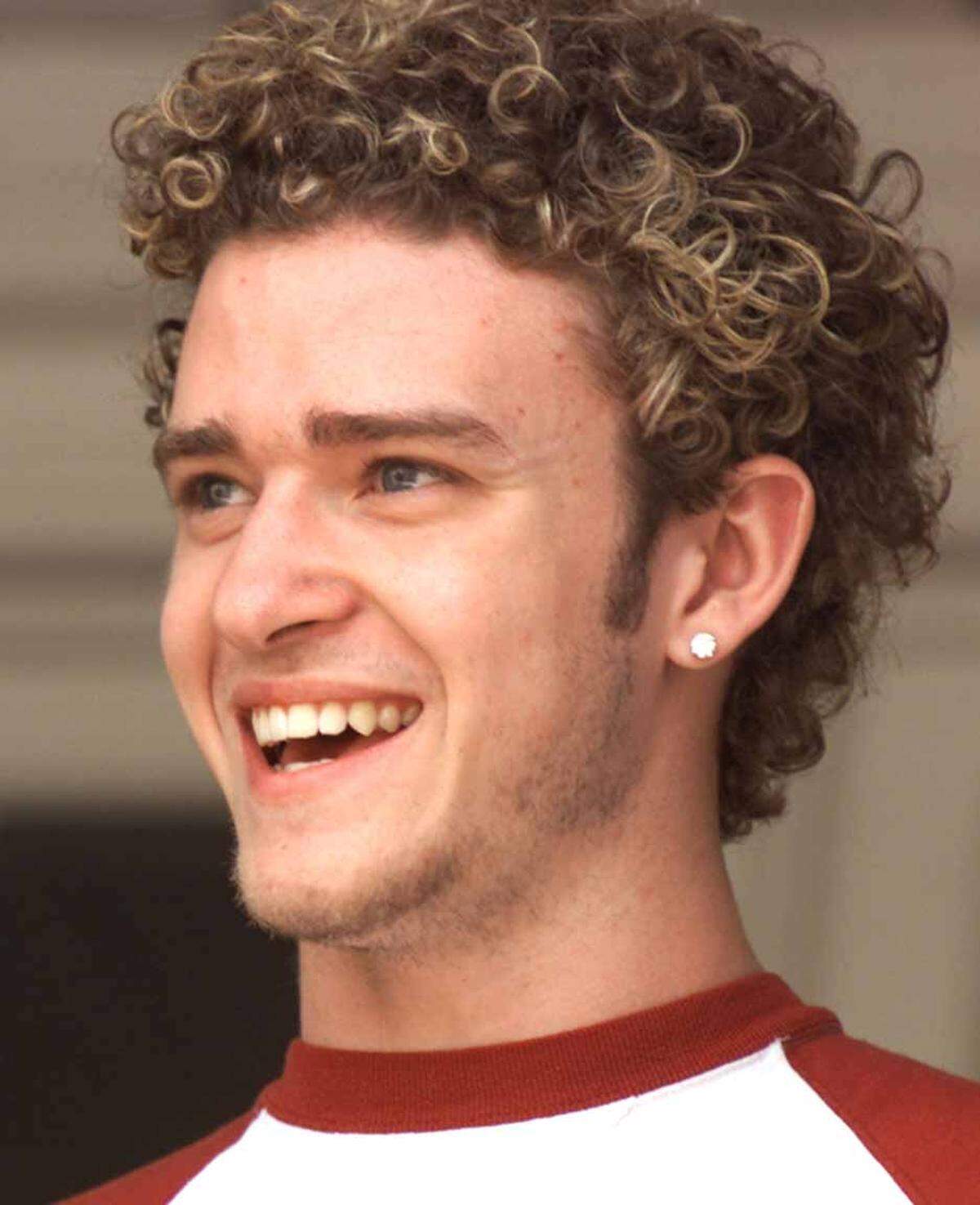 Der lockigen und blondierten Frisur ist Justin Timberlake mittlerweile entwachsen. 6 Prozent halten diesen Look noch immer für den schlimmsten des Jahrhunderts.