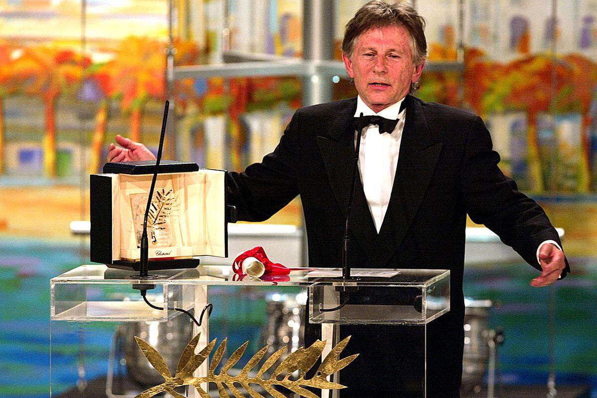 Roman Polanski erhielt für "Der Pianist" nicht nur die Goldene Palme, sondern auch die Oscars für die Beste Regie (Roman Polański) und das Beste adaptierte Drehbuch (Ronald Harwood). Die US-Filmpreise konnte sich der Regisseur nicht selbst abholen. In den USA läuft (seit 1977) ein Verfahren wegen Vergewaltigung gegen ihn.
