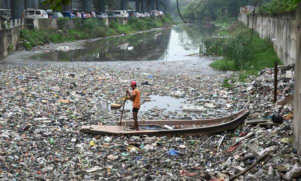 Verschmutztes Gewässer im indischen Chennai.