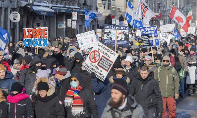 Auch in Montreal gingen die Menschen auf die Straße, um gegen die Corona-Maßnahmen zu protestieren.