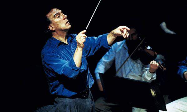 1986 übernahm er mit der eigens für ihn geschaffenen Position eines Musikdirektors der Wiener Staatsoper und der Wiener Philharmoniker eine neue Aufgabe. Ein Jahr später wurde er zum Generalmusikdirektor der Bundeshauptstadt ernannt.