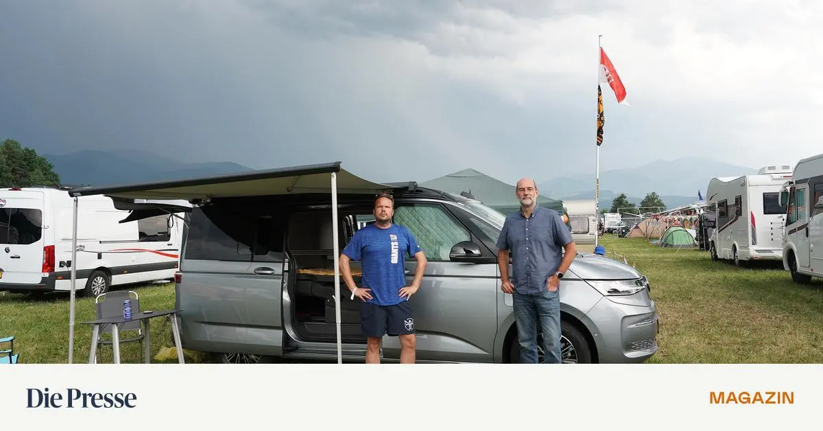 Unter-45-000-betrunkenen-Verstappen-Fans-Der-Grand-Prix-der-Camper-premium-