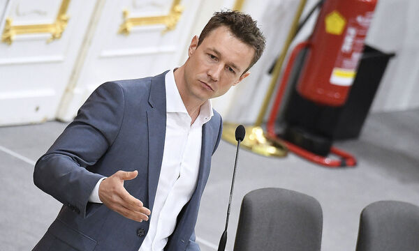 Warnungen vor der Medienenquete, die Kanzleramtsminister Gernot Blümel als zuständiger Minister ausrichtet.