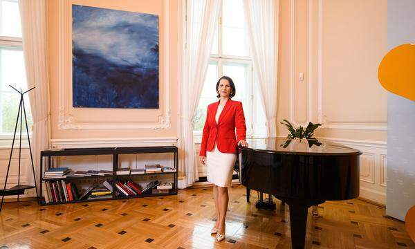 Karoline Edtstadler: Ihr Ministeramt interpretiert die frankophile Juristin heute recht eigenständig. 