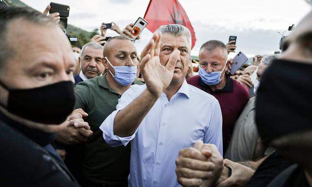 Hashim Thaçi tritt als kosovarischer Präsident zurück.
