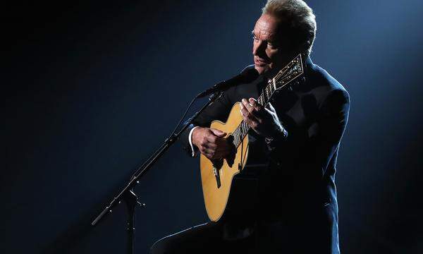 Sting, seine Gitarre und ein Scheinwerfer. Ein musikalisch schöner Moment mit der auch zum besten Filmsong nominierten Lied "The Empty Chair“ aus dem Film "Jim: The James Foley Story".