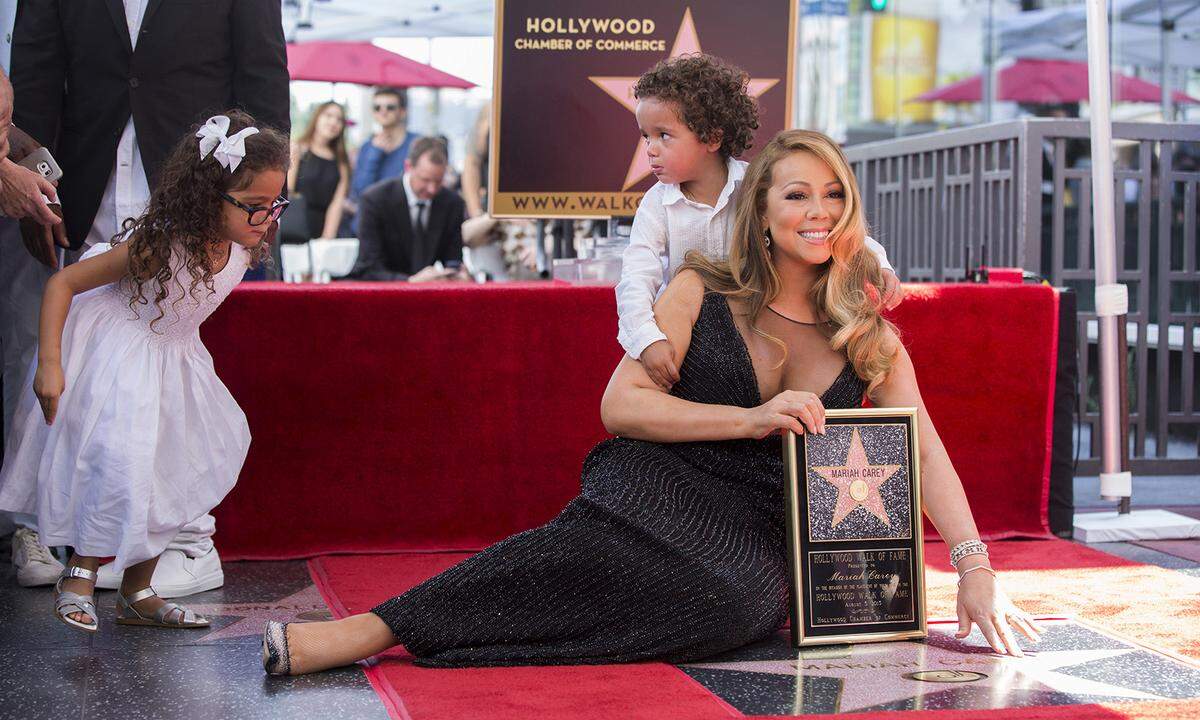 Nach einer Fehlgeburt wird Pop-Diva Mariah Carey am 30. April 2011 im Alter von 41 Jahren zum ersten Mal Mutter. Vater der Zwillinge Monroe und Moroccan ist ihr Ex-Ehemann Nick Cannon.