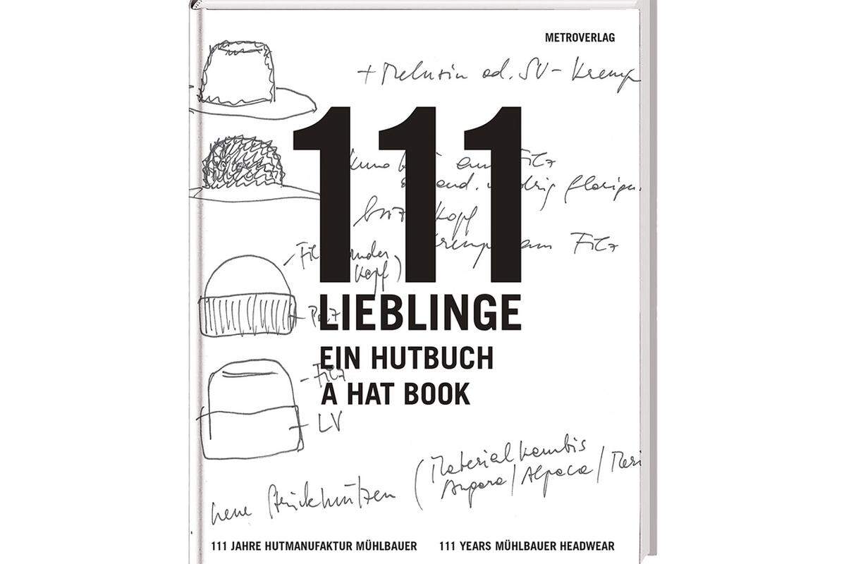 Wie sonst die 111-jährige Geschichte eines Wiener Traditionsunternehmens erzählen als unter Vorführung der „111 Lieblinge“ aus ebendieser Zeitspanne? Im Hause Mühlbauer blickt man zurück, und das in erwartbar unterhaltsamer Manier.