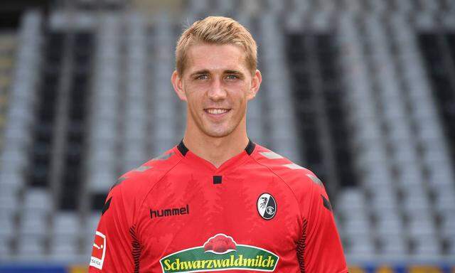 Stürmer Nils Petersen will für Freiburg treffen.