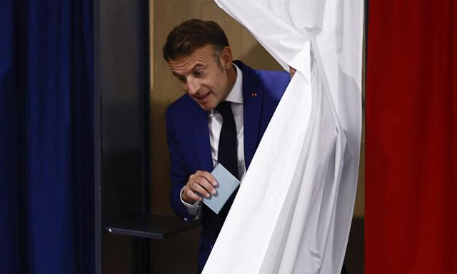 Emmanuel Macron bei der Stimmabgabe