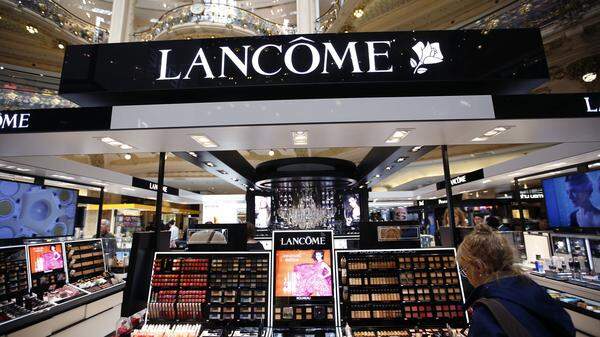 Das Luxus-Segment des französischen Kosmetikkonzerns L'Oréal umfasst Kosmetikmarken wie Lancome, Biotherm, Helena Rubinstein, Giorgio Armani, Yves Saint Laurent und und und. Umsatz im Jahr 2017:  9,5 Milliarden Dollar.