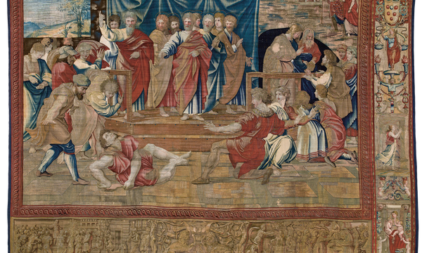 Aus dem Vatikanischen Museum angereist: einer der Wandteppiche aus der Ur-Serie, die Raffael für die Sixtina entwarf. In direkter Konkurrenz zu Michelangelos Fresken darüber.
