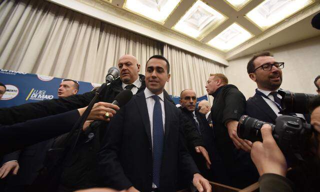 Freude über Wahlerfolg. Der 31-jährige Spitzenkandidat der Fünf-Sterne-Bewegung, Luigi Di Maio.  