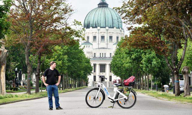 Bis zur Luegerkirche im Hintergrund geht es gemütlich zu Fuß, für die weniger frequentierten Bereiche dahinter kann ein E-Bike hilfreich sein. 