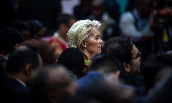 Ursula von der Leyen bleibt Kommissionspräsidentin. 