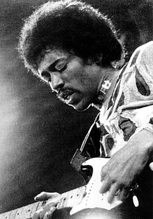 Der von vielen als der genialste Gitarrist aller Zeiten gefeierte Hendrix wurde wie so viele mit dem plötzlichen Status des Superstars nicht fertig. Seine Groupie-Orgien im Drogenrausch machten Schlagzeilen. Am 18. September 1970 starb der "schwarze Elvis Presley" ("New York Times") in einem Hotelzimmer in London. Nach Einnahme von Alkohol und Tabletten war er erstickt.
