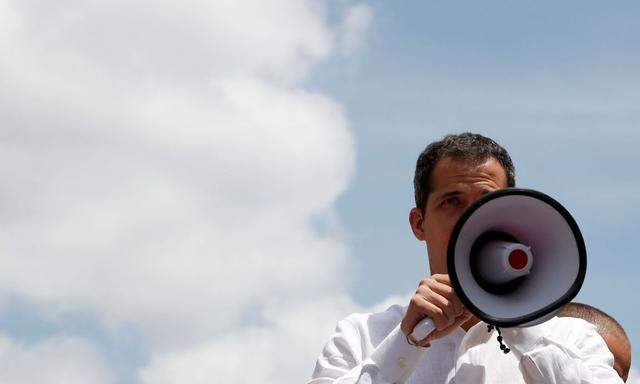 Hochrangige Militärs laut Guaidó zu Seitenwechsel bereit
