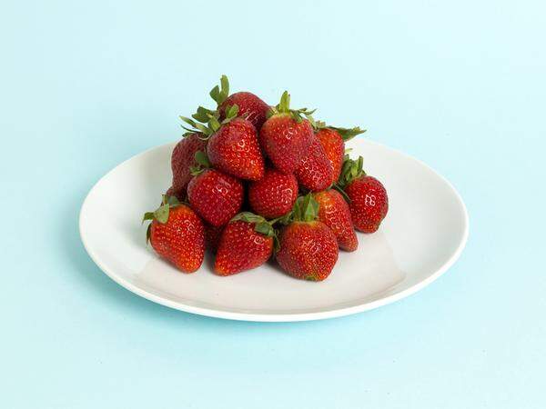 606 Gramm Erdbeeren = 200 Kalorien