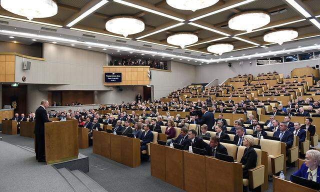 Putin hielt überraschend - zumindest für die Öffentlichkeit - eine Rede in der Duma.