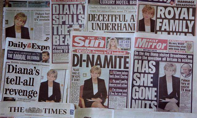 Archivbild: Zeitungsberichteaus dem Jahr 1995 über das TV-Interview von Diana mit dem BBC-Journalisten Martin Bashir. 