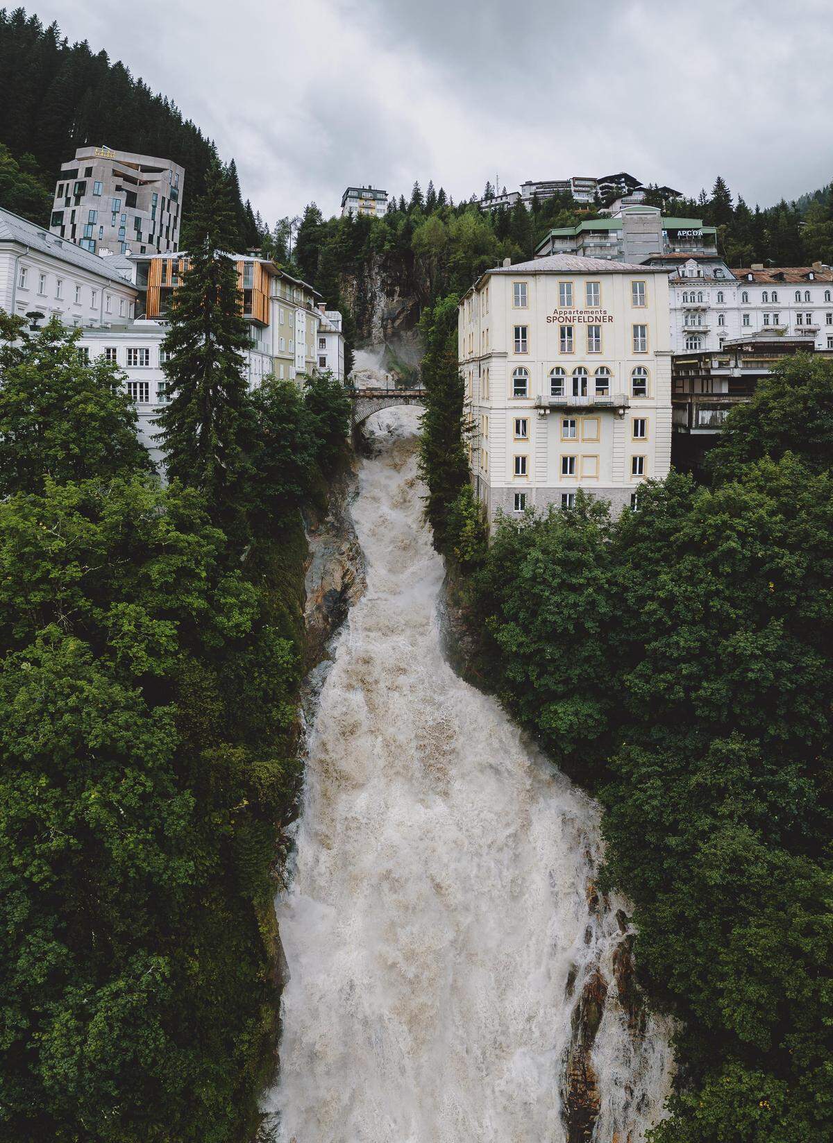  Der Wasserfall in Gastein. 