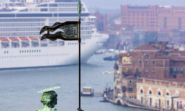 Zu Spitzenzeiten sind bis zu 130.000 Touristen täglich in Venedig unterwegs.