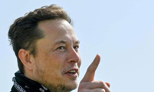  Elon Musk lotet den indischen Markt aus. 
