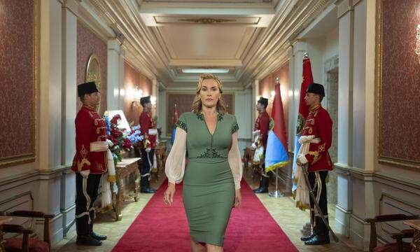 Kate Winslet als Kanzlerin in „The Regime“