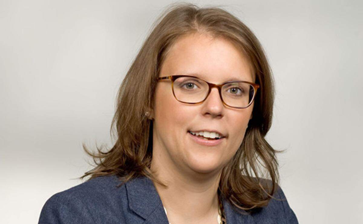 Elisa Stadlinger, Leiterin Büro- und Gewerbeimmobilien bei ÖRAG Immobilien, wurde per 25. Juni 2019 die Prokura verliehen. In den vergangenen Jahren gestaltete sie den Ausbau und due Weiterentwicklung im Bereich der "Vermittlung von Büro- und Gewerbeimmobilien" mit. (red., 16. 7. 2019)